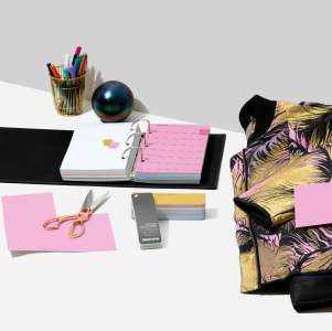 Kategoriebild der Kategorie “PANTONE® Metallic Shimmers Sheets”