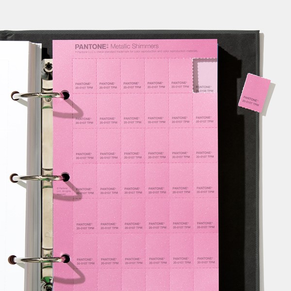 Artikelbild 1 des Artikels “PANTONE Fashion Home + Interiors Metallic Shimmers Color Specifier “